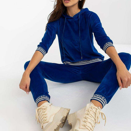 Luxurious Velour Hooded Lounge Set with Fashionable Detailing - Très Elite
