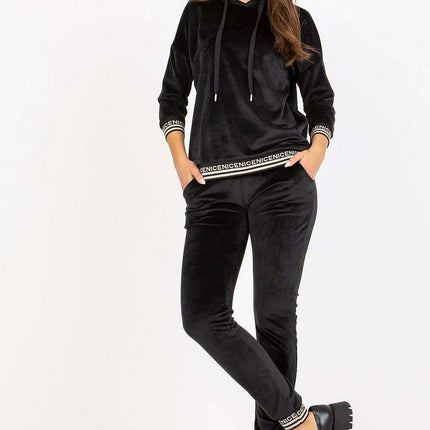 Luxurious Velour Hooded Lounge Set with Fashionable Detailing - Très Elite