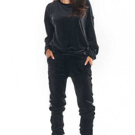 Luxurious Velour Jogger Pants with Trendy Logo Tape - Stylish Comfort Essential - Très Elite