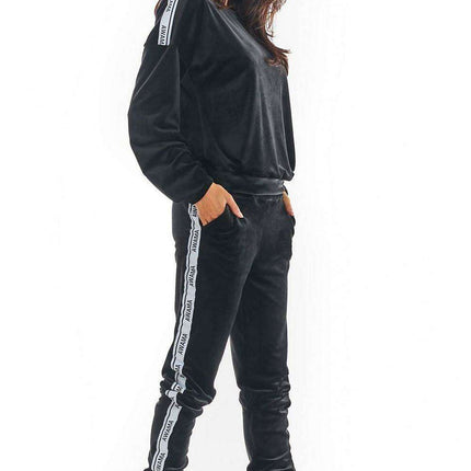 Luxurious Velour Jogger Pants with Trendy Logo Tape - Stylish Comfort Essential - Très Elite