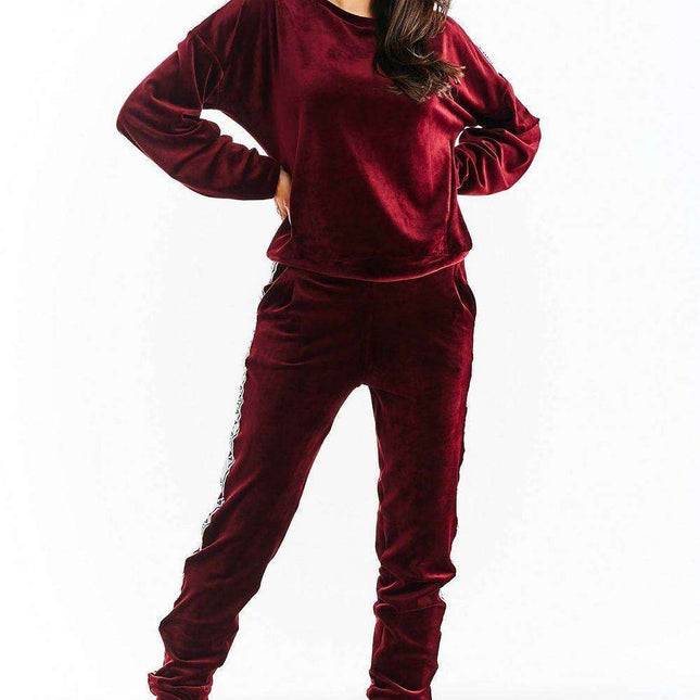 Luxurious Velour Jogger Pants with Trendy Logo Tape - Stylish Comfort Essential - Très Elite