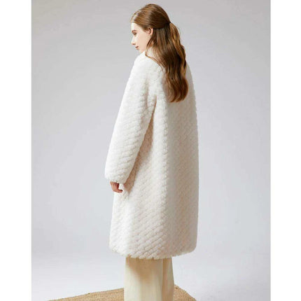 Luxurious Women's Wool Fur Overcoat: The Ultimate Blend of Style and Warmth - Très Elite