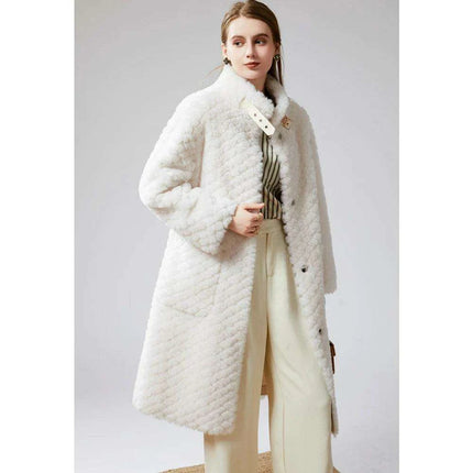 Luxurious Women's Wool Fur Overcoat: The Ultimate Blend of Style and Warmth - Très Elite