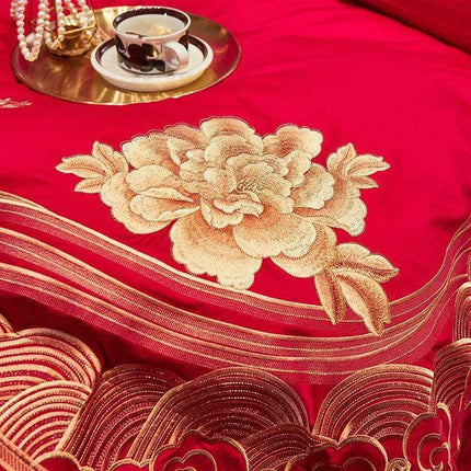 Luxury Red Chinese Wedding Duvet Cover Set with Elegant Golden Floral Embroidery and Premium Pillowcases - Très Elite