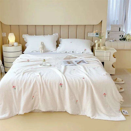 Luxury Summer Soybean Duvet Insert - Double-Layered Cotton Quilt with Elegant Embroidery - Très Elite