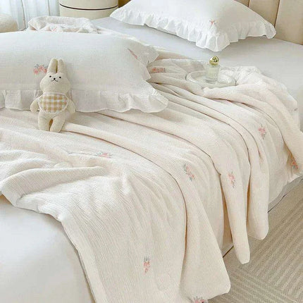 Luxury Summer Soybean Duvet Insert - Double-Layered Cotton Quilt with Elegant Embroidery- Très Elite- Très Elite