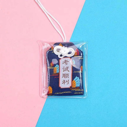 Maneki Neko Good Luck Keychain: A Charming Token of Prosperity - Très Elite