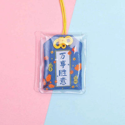 Maneki Neko Good Luck Keychain: A Charming Token of Prosperity - Très Elite