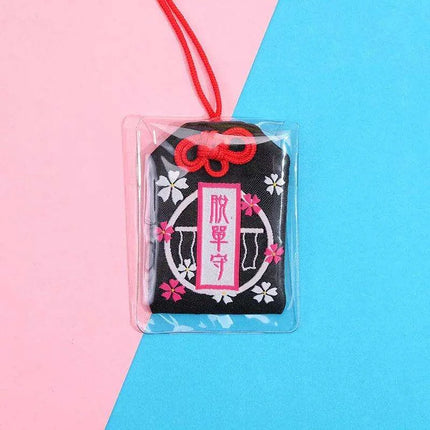 Maneki Neko Good Luck Keychain: A Charming Token of Prosperity - Très Elite