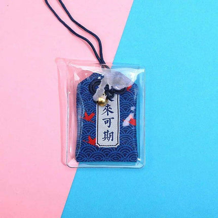 Maneki Neko Good Luck Keychain: A Charming Token of Prosperity - Très Elite