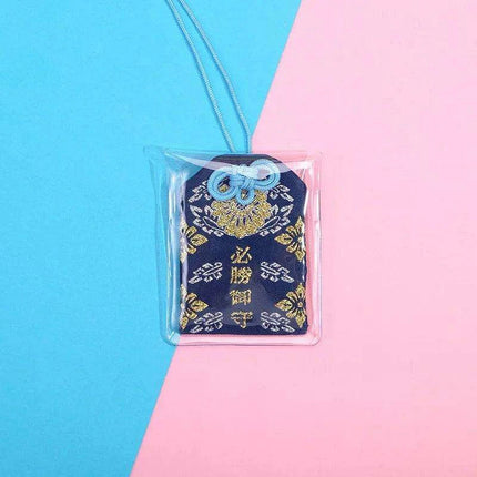 Maneki Neko Good Luck Keychain: A Charming Token of Prosperity - Très Elite