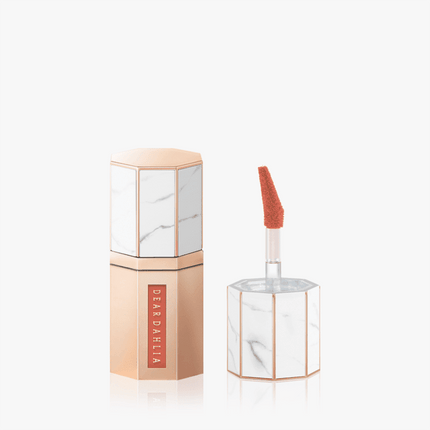 Marmalade Bliss Velvet Lip Mousse - Nourishing Matte Delight with Dahlia Infusion - Très Elite