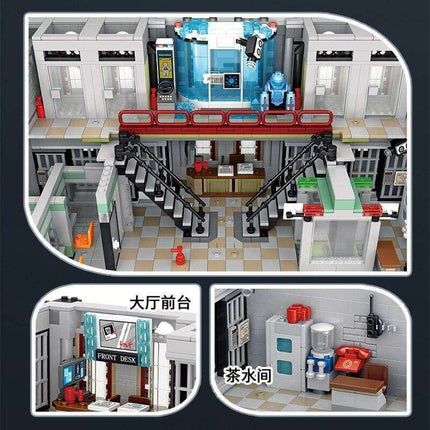 Mega Lunatic Asylum Architectural Masterpiece Building Set with 7537 Pieces - Unleash Your Creative Genius - Très Elite