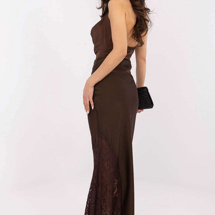 Mermaid Cut Textured Skirt with Lace Accent & Stretch Waistband - Très Elite
