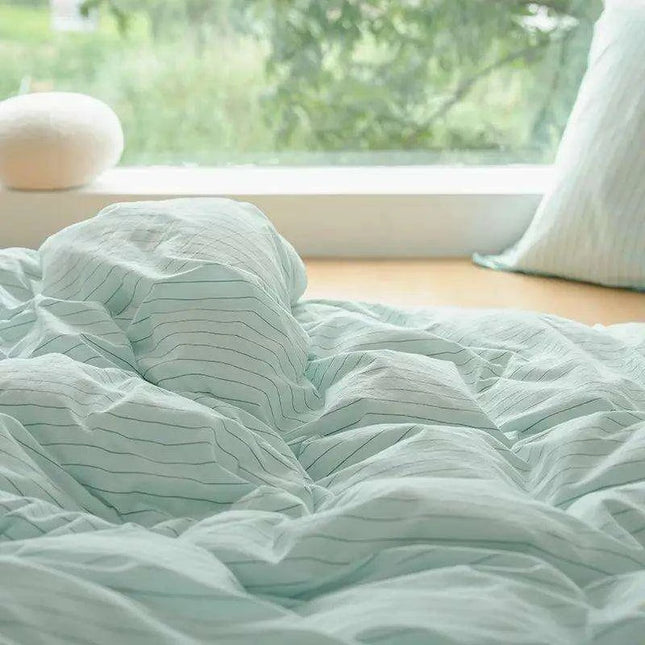 Mint Green Washed Cotton 4-Piece Bedding Set - Chic Duvet Cover for Dorm Rooms and Student Living