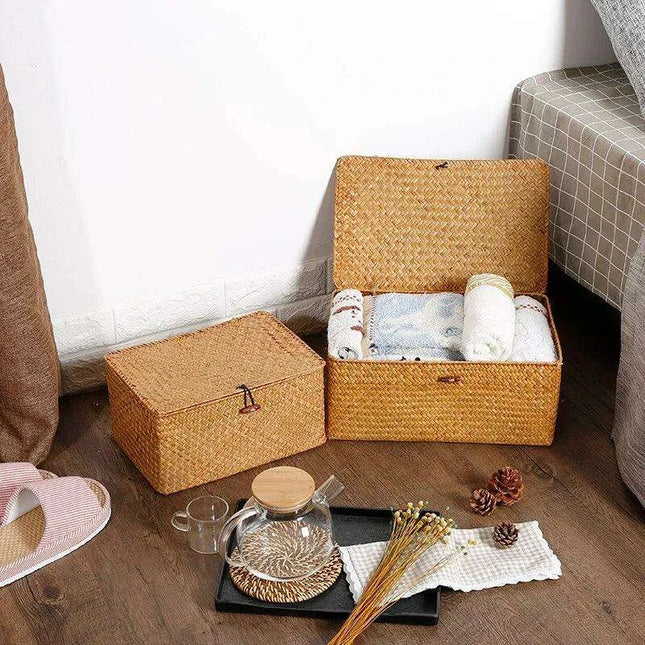 Natural Seagrass Woven Storage Container with Lid - Stylish Basket for Bath Essentials, Cosmetics, and Towels