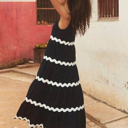 New simple u-shaped collar corrugated tube top solid color A-line suspender skirt - Très Elite