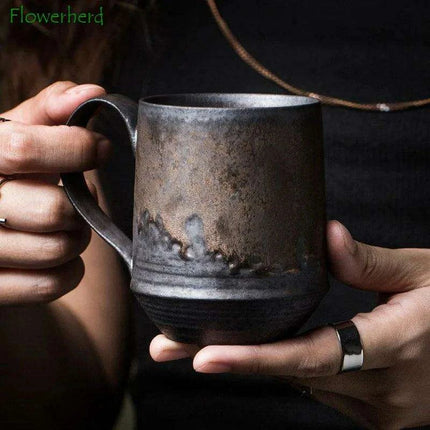 Nordic Charm Ceramic Coffee Mug with Hanging Ear and Gilt Couple Design - Très Elite