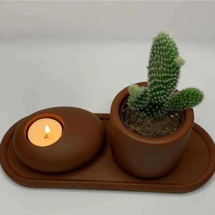 Nordic Harmony: Artisan Ceramic Candle Holder with Dried Floral Centerpiece for Modern Homes.