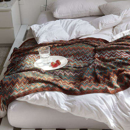 Nordic Luxe Knitted Throw Blanket with Timeless Stripes and Superior Polyester Craftsmanship - Très Elite