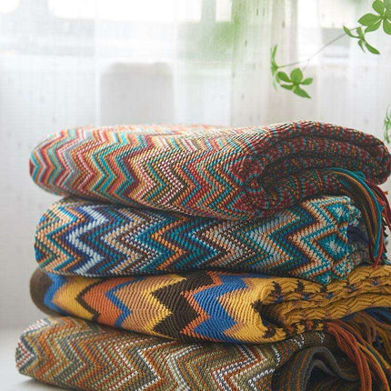 Nordic Luxe Knitted Throw Blanket with Timeless Stripes and Superior Polyester Craftsmanship - Très Elite