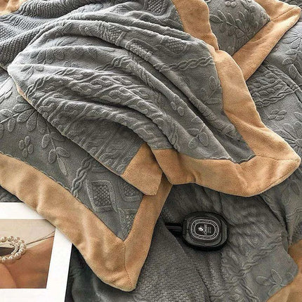 Opulent Grey Velvet Fleece Bedding Set with Luxurious 3D Embossed Duvet Cover and Pillowcases - Très Elite