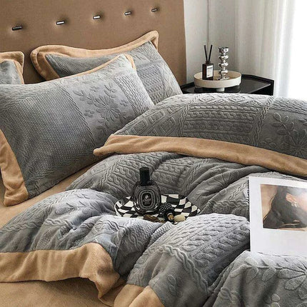 Opulent Grey Velvet Fleece Bedding Set with Luxurious 3D Embossed Duvet Cover and Pillowcases - Très Elite