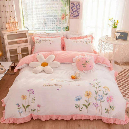 Pastoral Elegance: Embroidered Floral Cotton Bedding Set with Ruffled Details - Duvet Cover, Flat & Fitted Sheets, Pillowcases- Très Elite- Très Elite