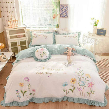 Pastoral Elegance: Embroidered Floral Cotton Bedding Set with Ruffled Details - Duvet Cover, Flat & Fitted Sheets, Pillowcases- Très Elite- Très Elite