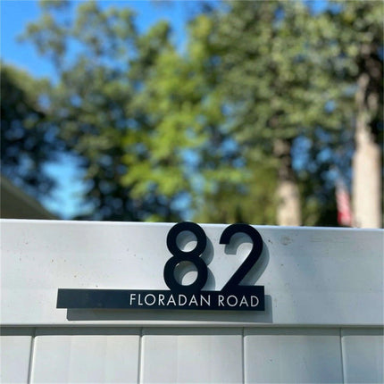 Personalized Elegant Acrylic House Number Sign - Modern and Weatherproof - Très Elite