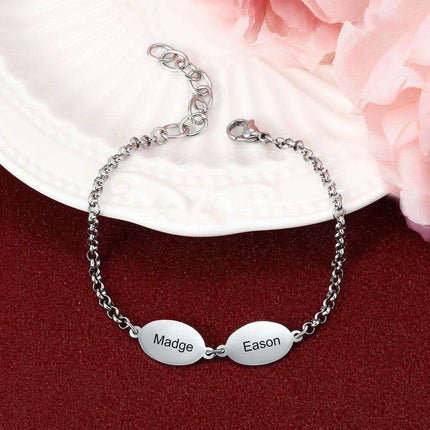 Personalized Engraved Oval Link Bracelets for Couples - Add 2 to 4 Names - Ideal Gift for Friends and Mothers - Très Elite
