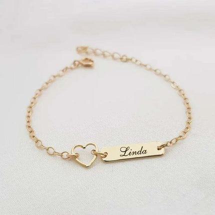 Personalized Engraved Women's Name Bracelet - Très Elite
