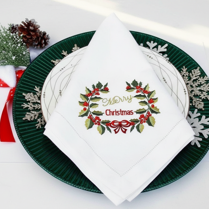 Personalized Holly Berries Embroidered Christmas Table Linen Set for Holiday Elegance - Très Elite