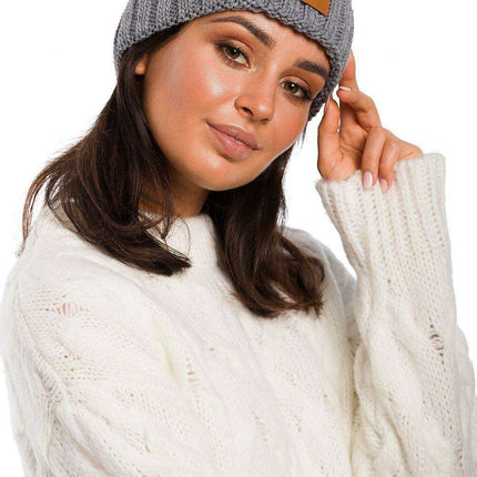 Plaid Knit Beanie with Logo Patch for Ultimate Warmth and Style - Très Elite