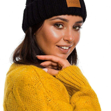 Plaid Knit Beanie with Logo Patch for Ultimate Warmth and Style - Très Elite