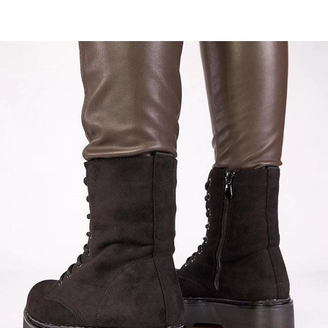 Platform boots model 221668- Très Elite- Très Elite