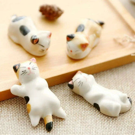 Playful Cat Cutlery and Chopstick Holder for a Whimsical Kitchen - Très Elite