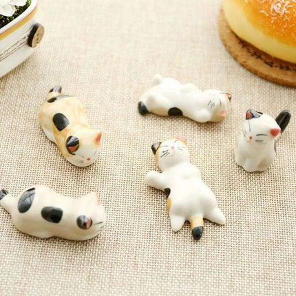 Playful Cat Cutlery and Chopstick Holder for a Whimsical Kitchen - Très Elite
