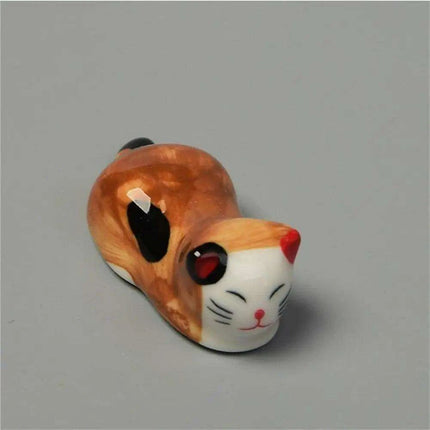 Playful Cat Cutlery and Chopstick Holder for a Whimsical Kitchen - Très Elite