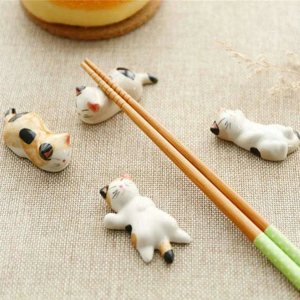 Playful Cat Cutlery and Chopstick Holder for a Whimsical Kitchen - Très Elite