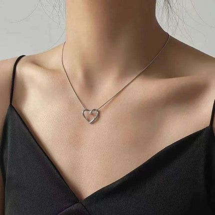 Playful Poodle Balloon Dog Pendant Necklace - Unique Clavicle Chain Jewelry Gift for Dog Enthusiasts - Très Elite