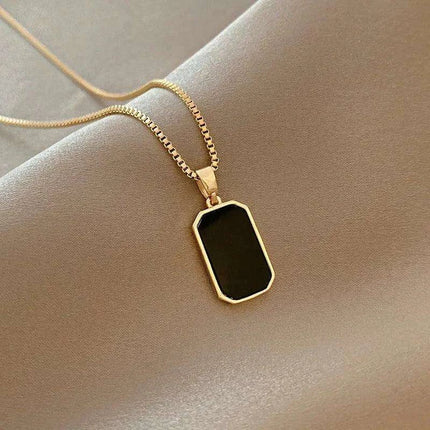 Playful Poodle Balloon Dog Pendant Necklace - Unique Clavicle Chain Jewelry Gift for Dog Enthusiasts - Très Elite