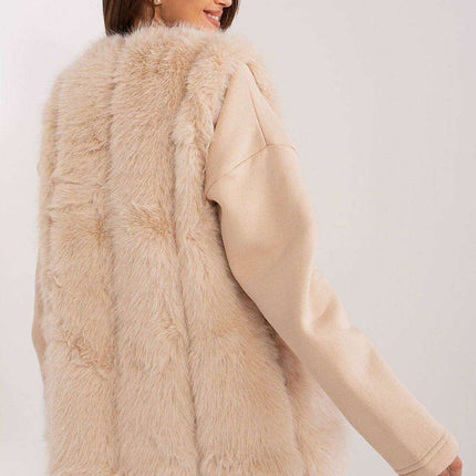 Plush Elegance: Luxurious Faux Fur Vest - Très Elite