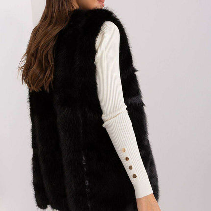 Plush Elegance: Luxurious Faux Fur Vest - Très Elite