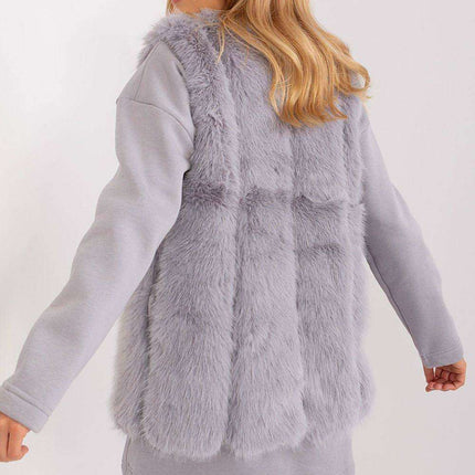 Plush Elegance: Luxurious Faux Fur Vest - Très Elite