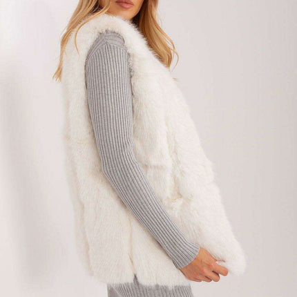 Plush Elegance: Luxurious Faux Fur Vest - Très Elite
