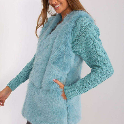 Plush Elegance: Luxurious Faux Fur Vest - Très Elite