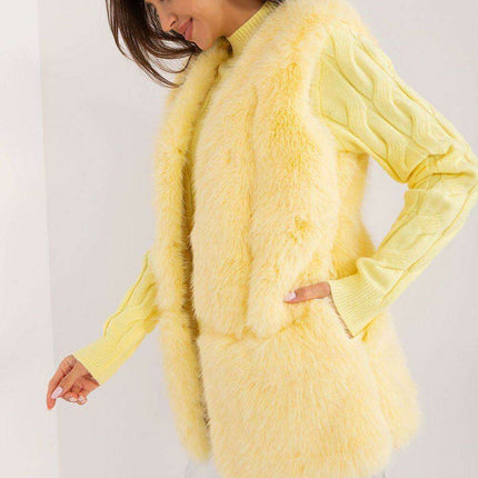 Plush Elegance: Luxurious Faux Fur Vest - Très Elite