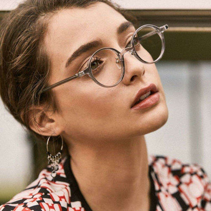 Polly Retro Crystal Eyewear - A Stylish Fusion of Classic Elegance and Modern Innovation - Très Elite
