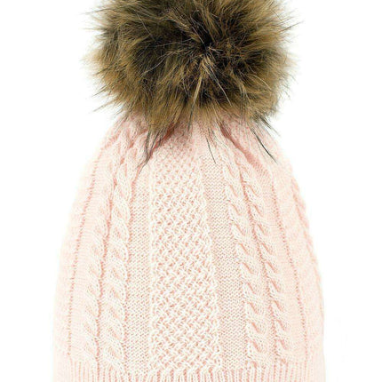 Polo Pompon Beanie: Stylish Warmth for Winter Adventures - Très Elite